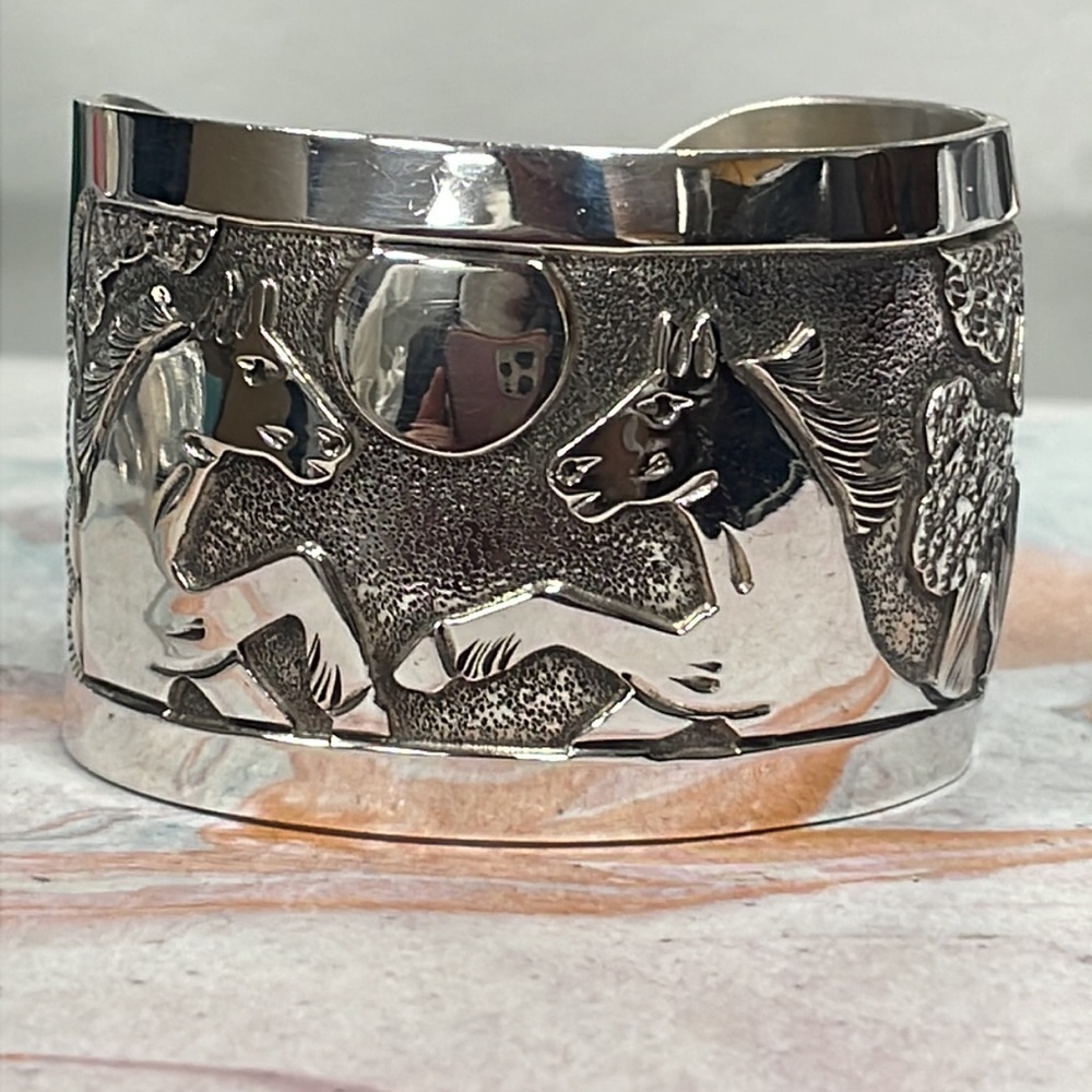 Navajo Floyd Becenti Native American Sterling Silver Overlay Horse Open Bracelet - Picture 1 of 9